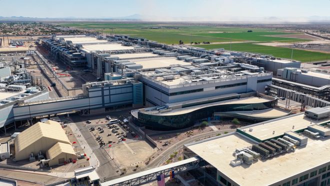 相！华人CEO打响关键一战英特尔杀回来了CQ9电子专用平台全球首款18nm芯片亮(图4)